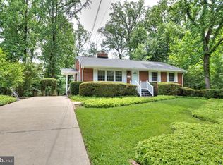 7605 Dunston St, Springfield, VA 22151