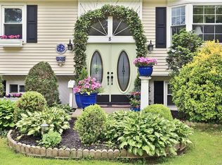 8 Parkway Rd, Briarcliff Manor, NY 10510