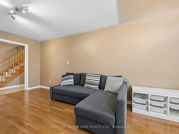 5th image of 3948 Deepwood Hts