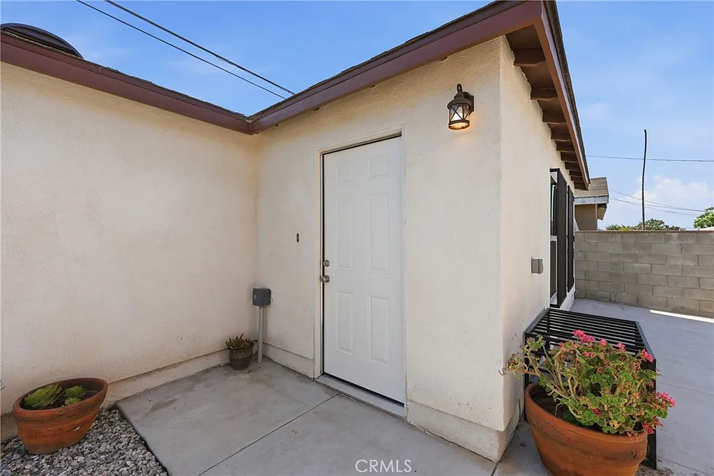 2 bed, 600 sqft, $2,700 — Photo 4