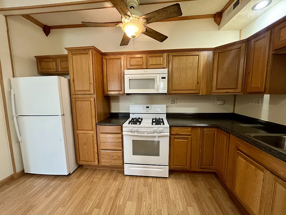 706 E Water St #1