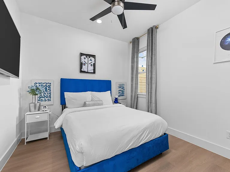 3313 Hadley St #B — Photo 6