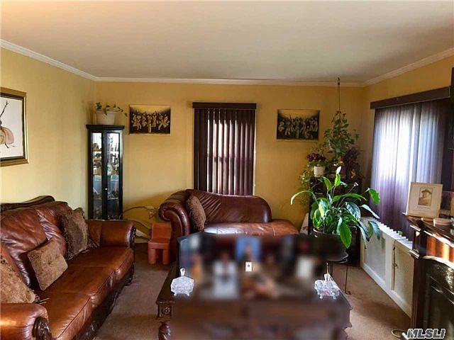 2nd image of 922 Goodrich St