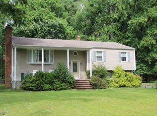 102 Sutton Dr, Berkeley Heights, NJ 07922