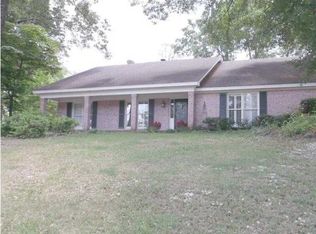 27 Creek Dr, Wetumpka, AL 36117