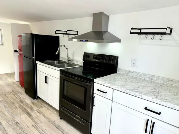 6722 N 54th Dr #2, Glendale, AZ 85301