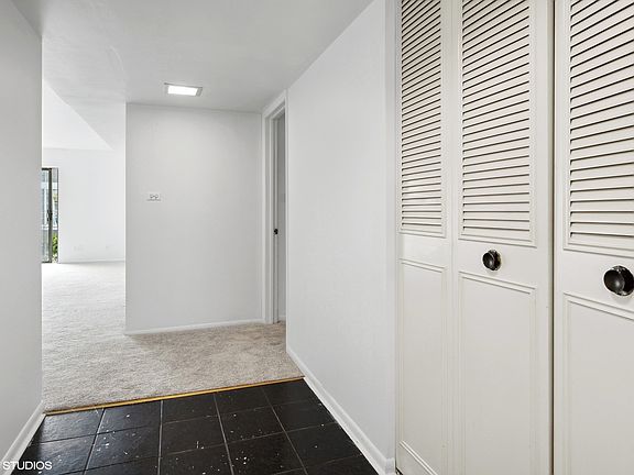2nd image of 6961 N Oakley Ave APT 302
