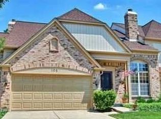 105 Versailles Ct, Bloomingdale, IL 60108