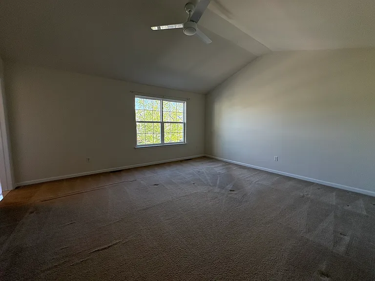 976 King Way — Photo 21