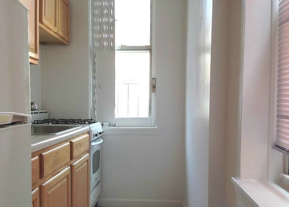 2nd image of 23 W 84th St APT 4G