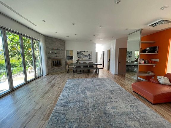 2nd image of 3437 La Sombra Dr
