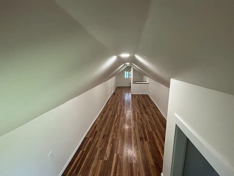 2835 NE Highway 20 — Photo 14