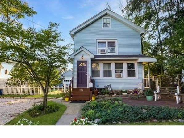 552 Rockaway St FLOOR 1