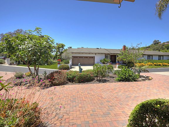 5th image of 2110 Cliff Dr