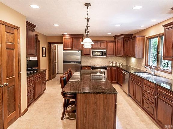 5th image of 10140 Park Edge Dr