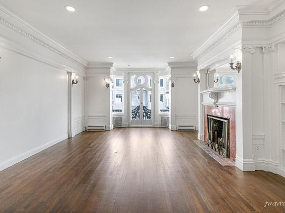2nd image of 2411 Webster St #5