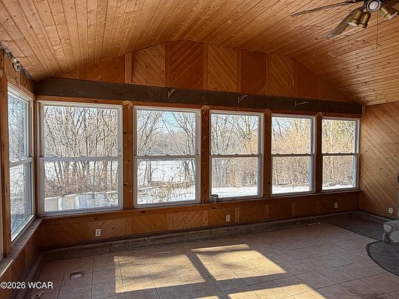 5th image of 862 Summit St