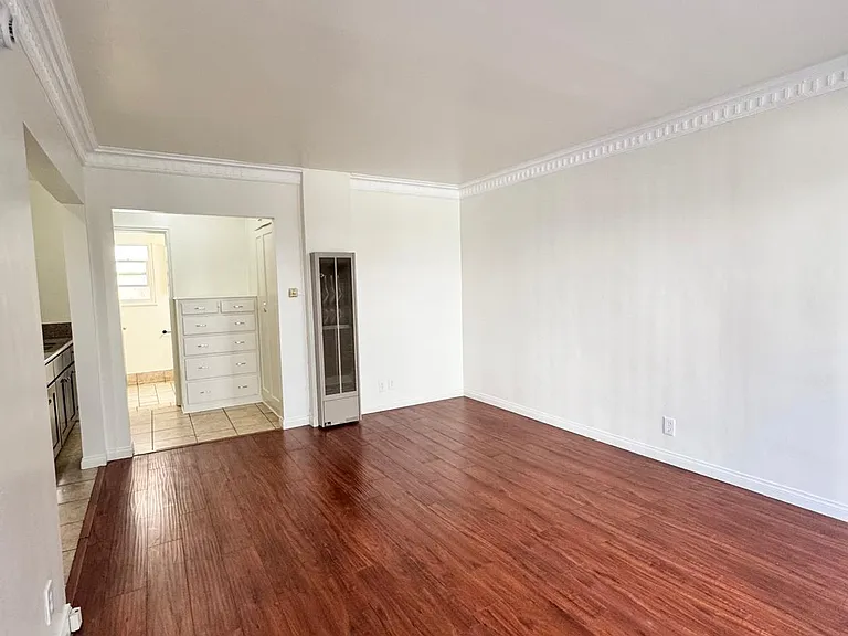 1041 S Norton Ave #1041 — Photo 5