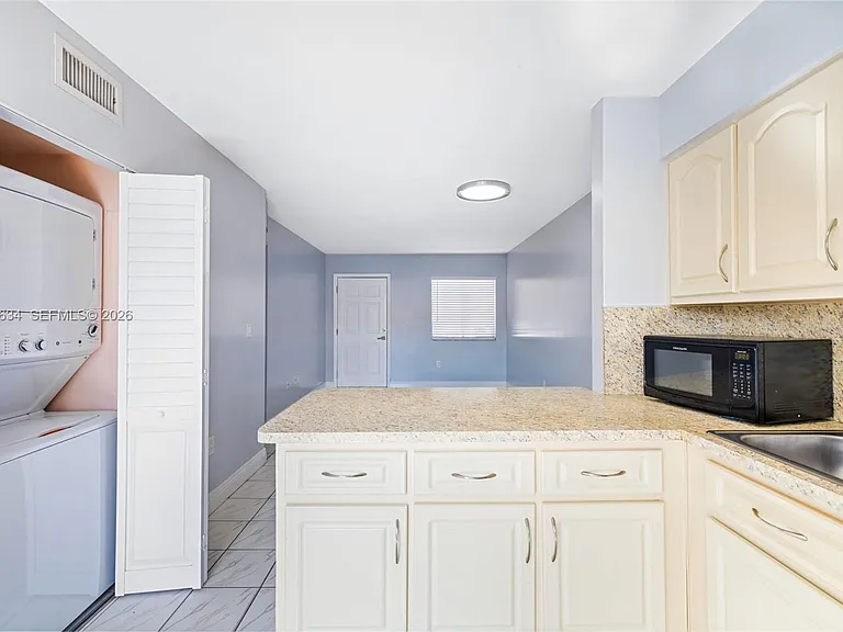 5400 W 21st Ct #402 — Photo 2