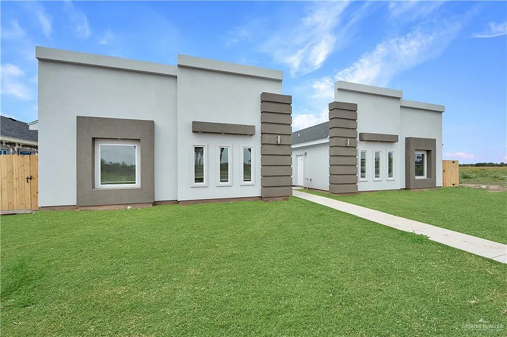 3 bed, 2.0 bath, 907 sqft, $1,200 — Photo 3