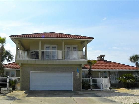 1st image of 652 Pelican Dr