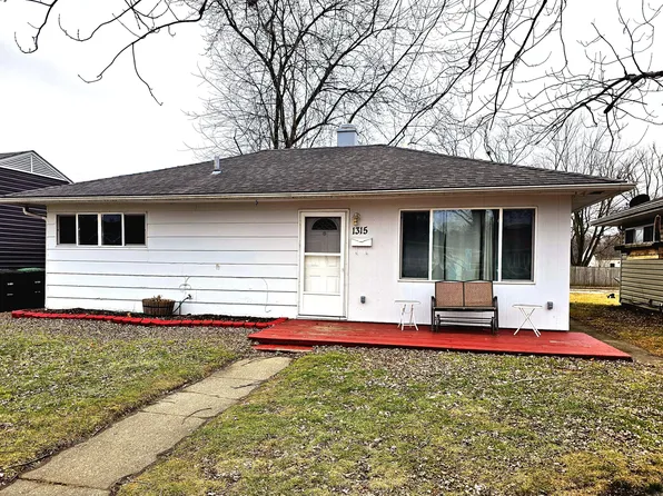 1315 W 1st Pl, Hobart, IN 46342