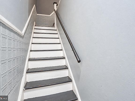 4th image of 2456 Keyworth Ave #2