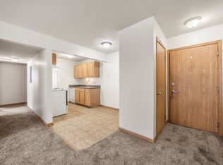 3211 30th St #B-02, Des Moines, IA 50310