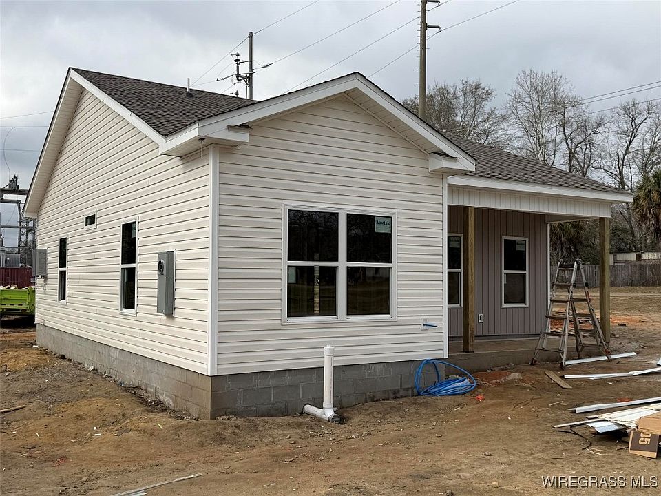 2nd image of 185 N Watson St