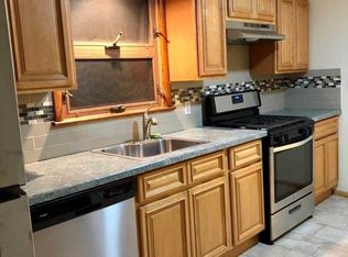 182 6th St, Harrison, NJ 07029