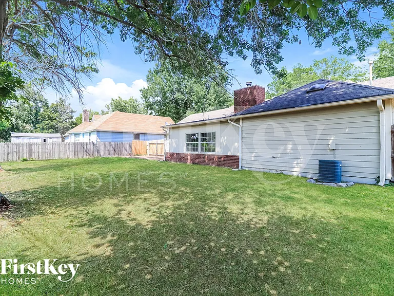 2515 Laurelcrest Dr — Photo 15