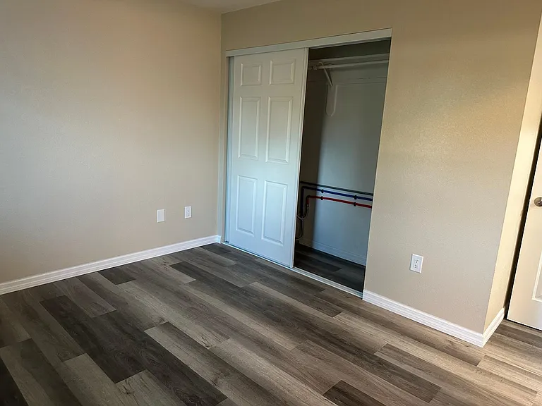 1 Manor Ct #B — Photo 16
