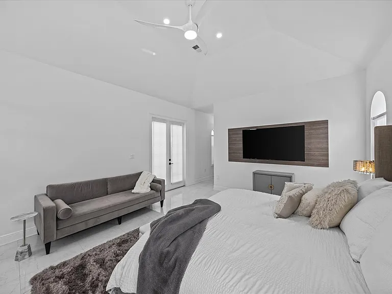 Elegant master bedroom