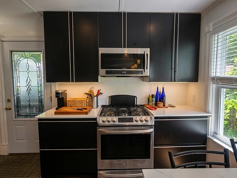 18 Russell St #1 — Photo 2