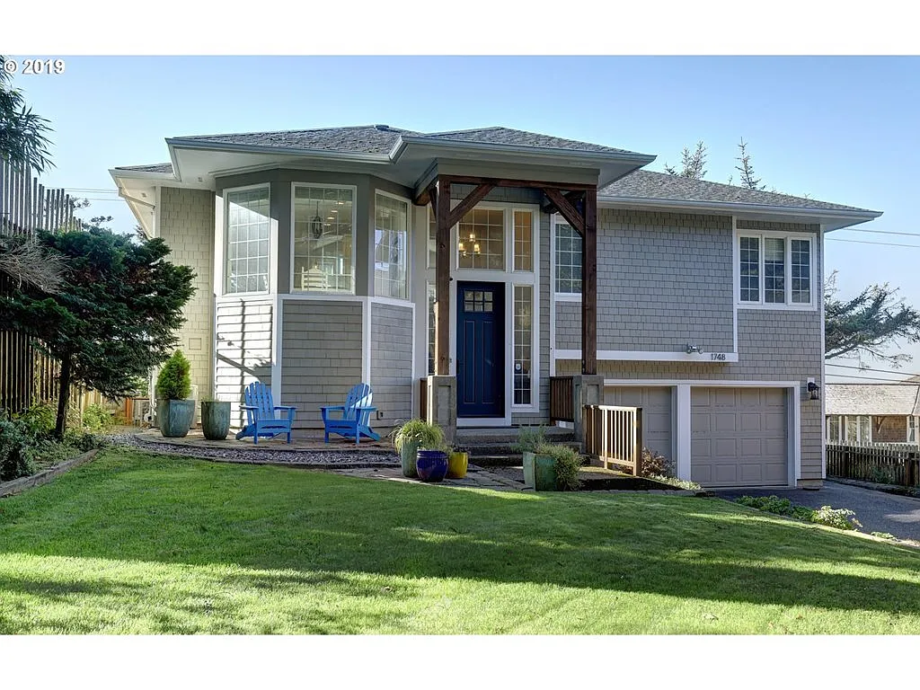 1748 View Point Ter photo 1