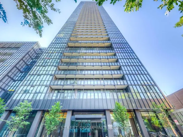 101 Charles St E #4901, Toronto, ON M4Y 0A9