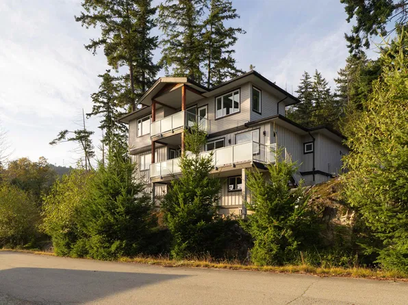 897 Cowan Point Dr, Bowen Island, BC V0N 1G2