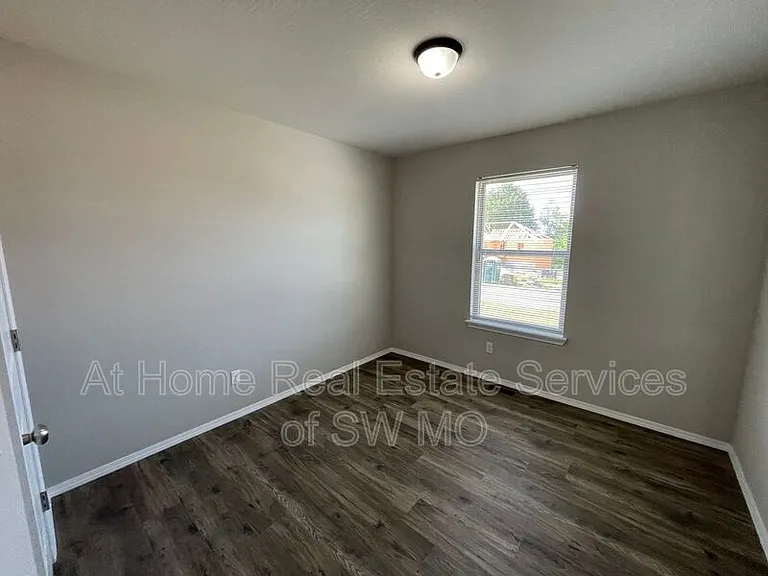 3862 W Linwood St — Photo 15