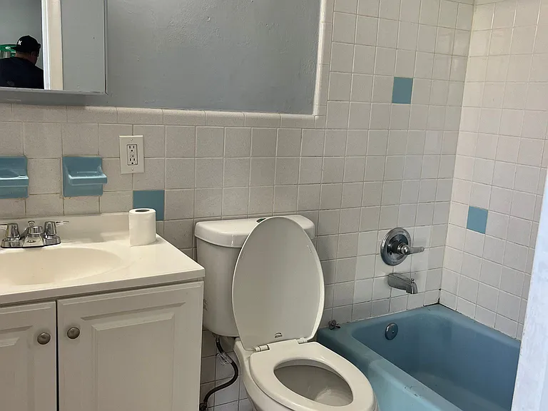 3071 NW 9th Ave #4 — Photo 8