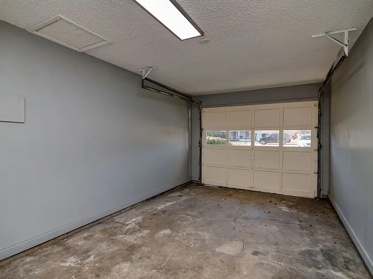 502 Brown St — Photo 22