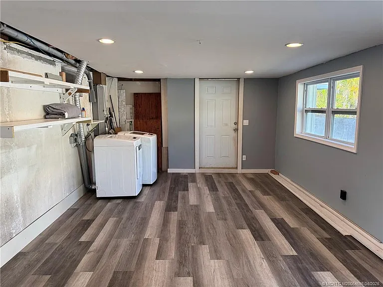3489 NE Linda Dr — Photo 25