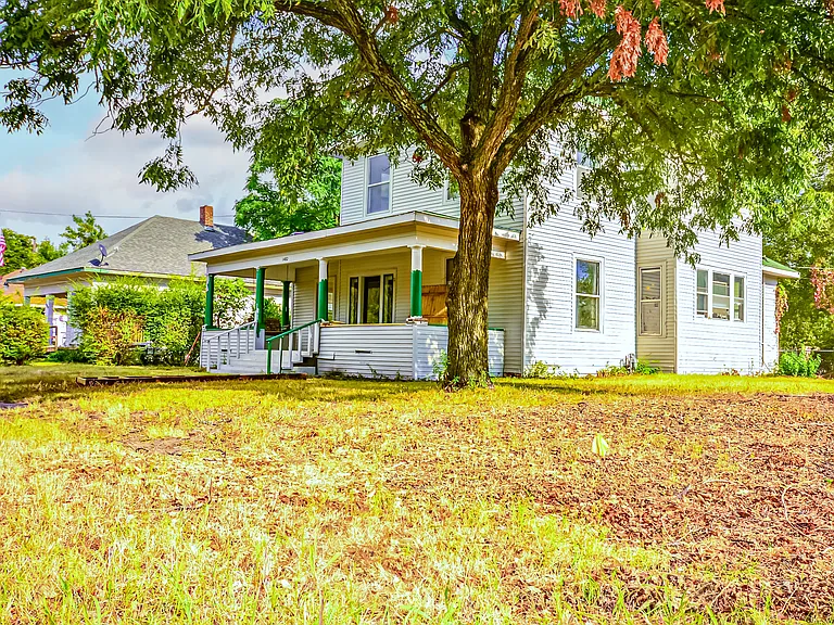 1402 E Chaffin St — Photo 4