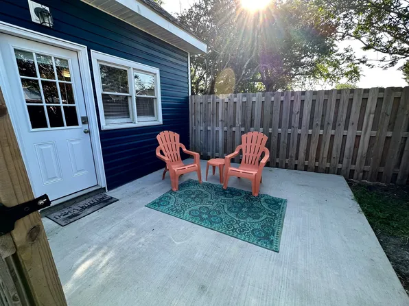 7-B N 4th St, Carolina Beach, NC 28428