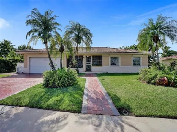 372 Harbor Ct, Weston, FL 33326