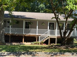1113 E Woodshire Dr, Knoxville, TN 37922