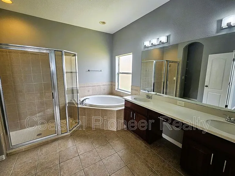 1824 Mira Lago Cir — Photo 19
