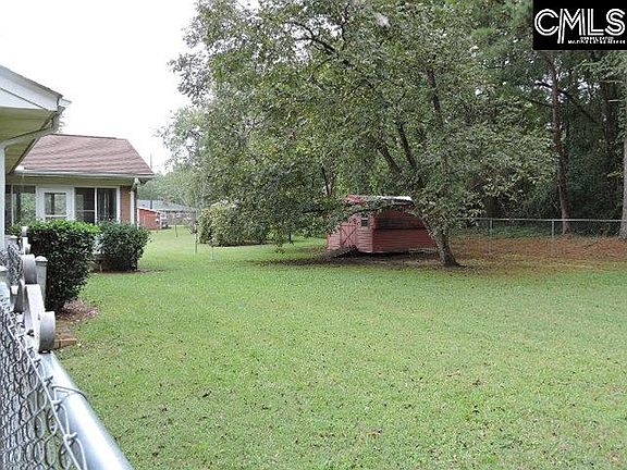 3rd image of 3211 Woodland Dr