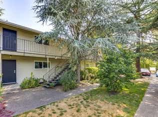 6825 SW Capitol Hill Rd APT 27, Portland, OR 97219