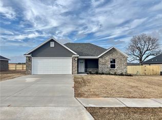 158 Brooke St, Huntsville, AR 72740