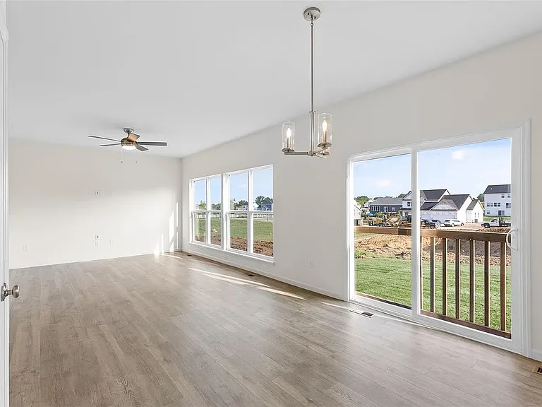 414 Sweetgrass Dr — Photo 6